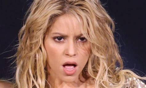 Seeing Shakira gyrate her voluptuous hips while she, Rihanna, and her friends get their sins. . Videos pornos de shakira